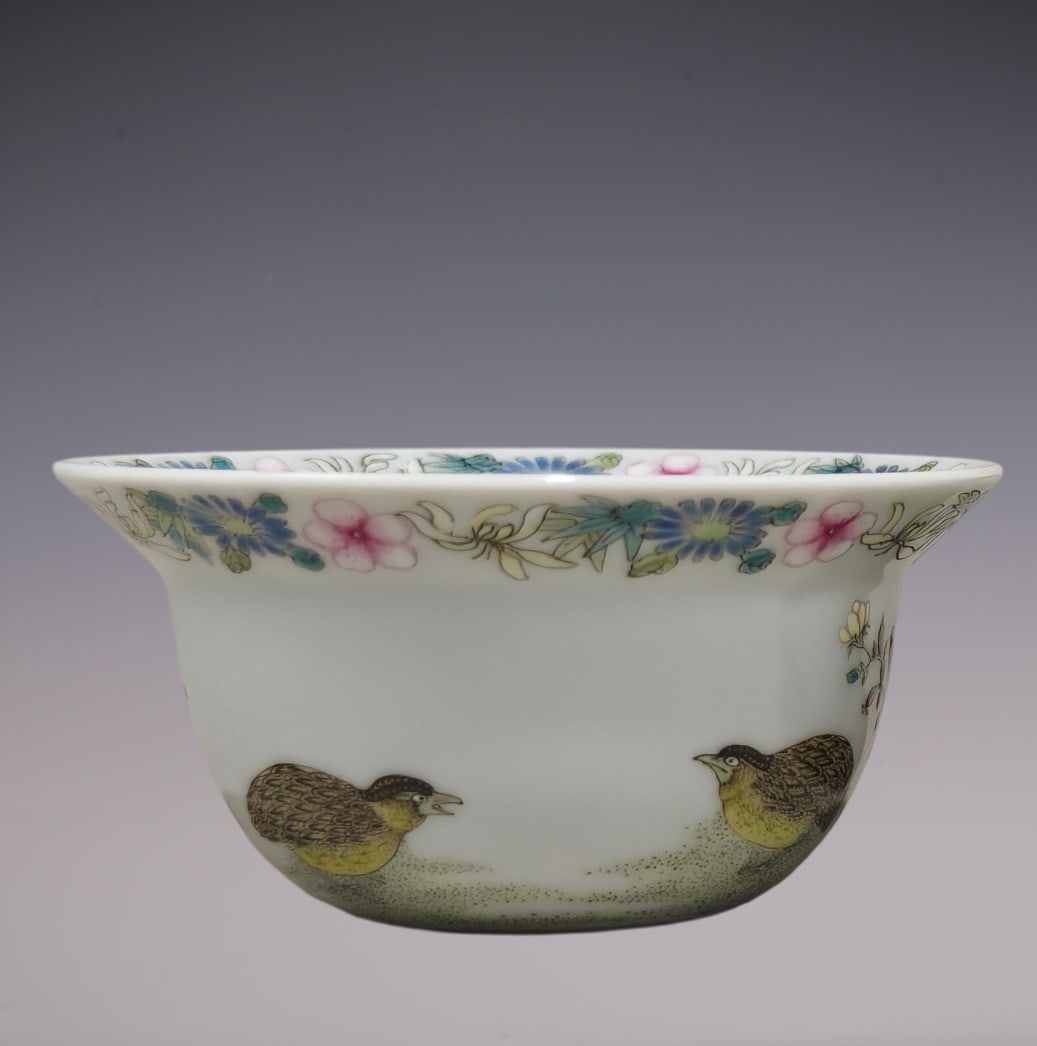 An Exquisite Famille-Rose Flower and Bird Pattern Cup: An Exquisite Famille-Rose Flower and Bird Pattern Cup Qing Dynasty, China Qianlong Six-character Mark Size:1.8inx3.5in粉彩花卉鹌鹑撇口杯 中&