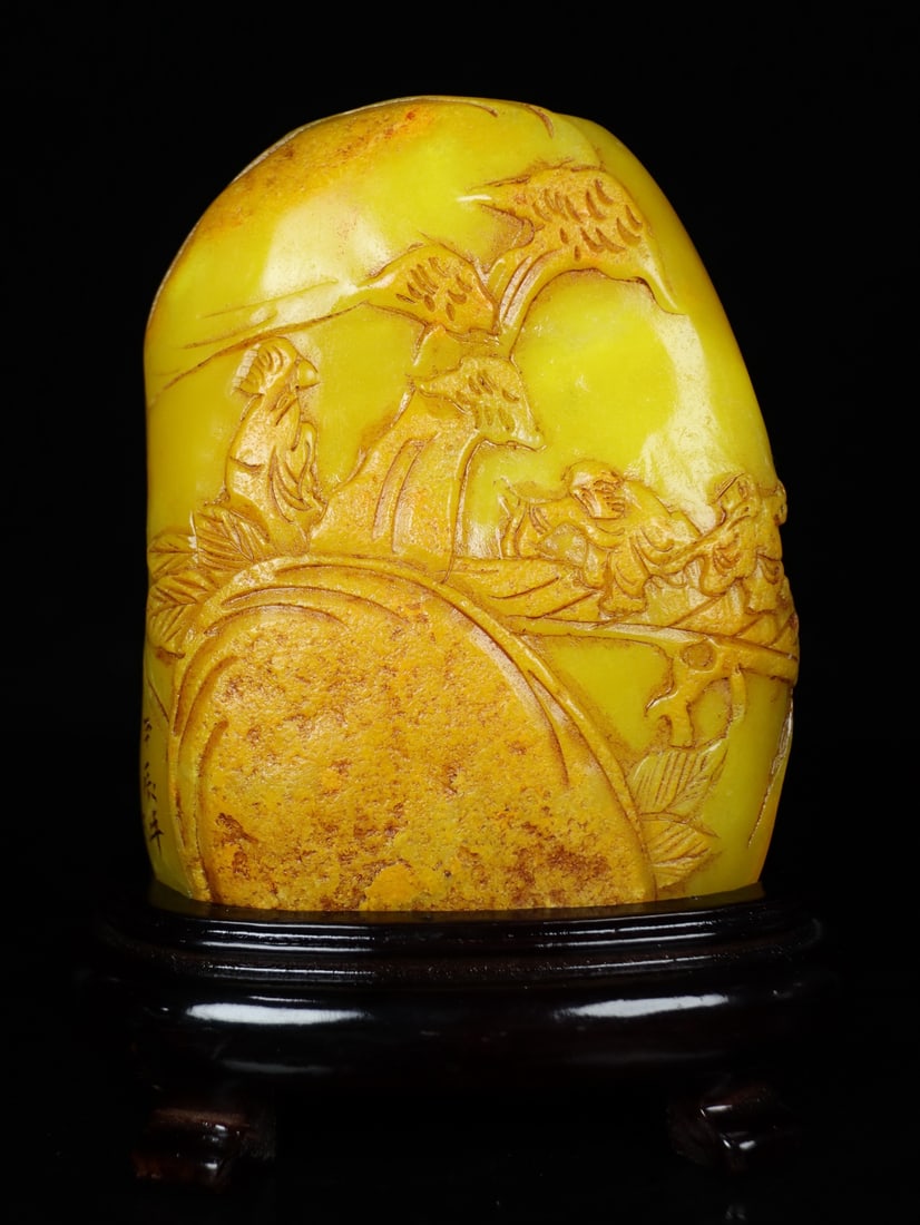 An Exquisite Tianhuang Stone Landscape and Figure Pattern Seal: An Exquisite Tianhuang Stone Landscape and Figure Pattern Seal,Qing Dynasty, China,Baishi Mark,Size:5.9inx4.7inx3.5in,Weight:1346g田黄石山水人物纹ࡘ