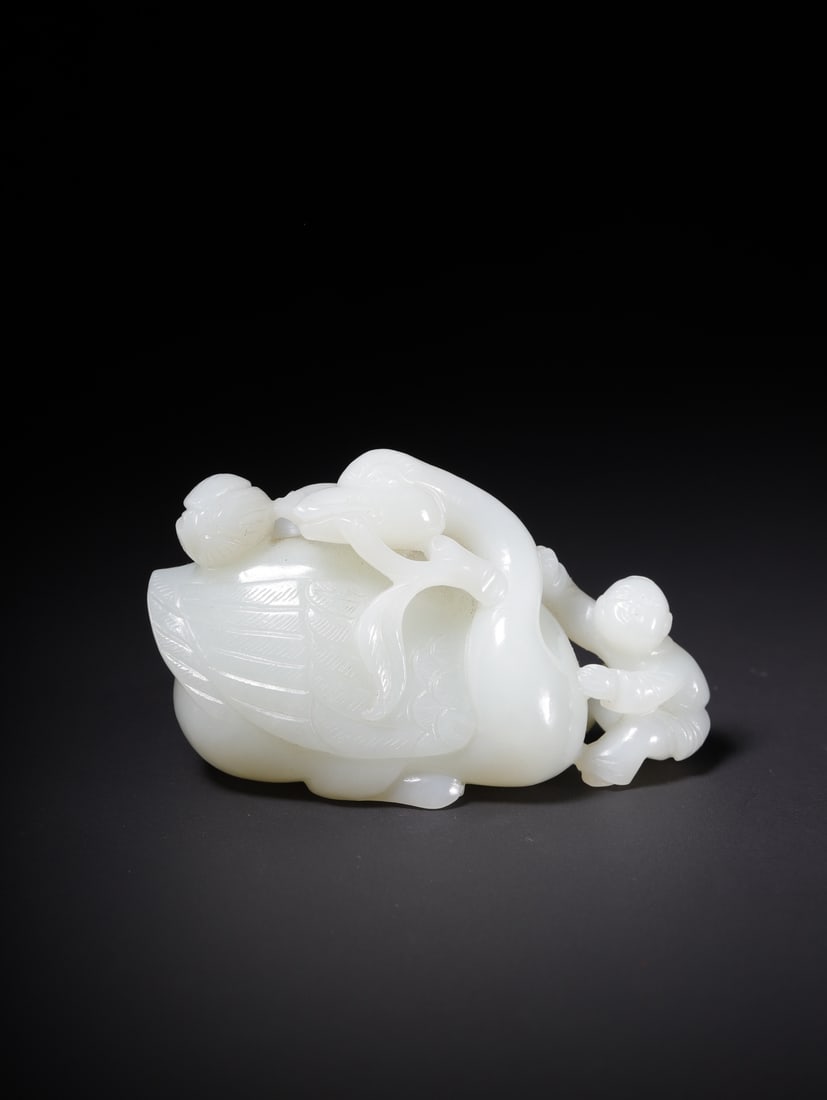 An Exquisite White Jade Figure Pattern Goose Ornament (1 of 9)