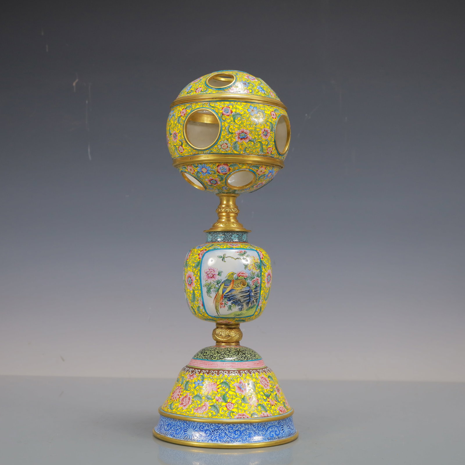 A Exquisite Coppery Enamel Lotus Pattern Flower and Bird Pattern Ornament: A Exquisite Coppery Enamel Lotus Pattern Flower and Bird Pattern Ornament Qing Dynasty, China Qianlong Six-character Mark Size:5.1inx13in Weight:1350g铜珐琅彩缠枝&#