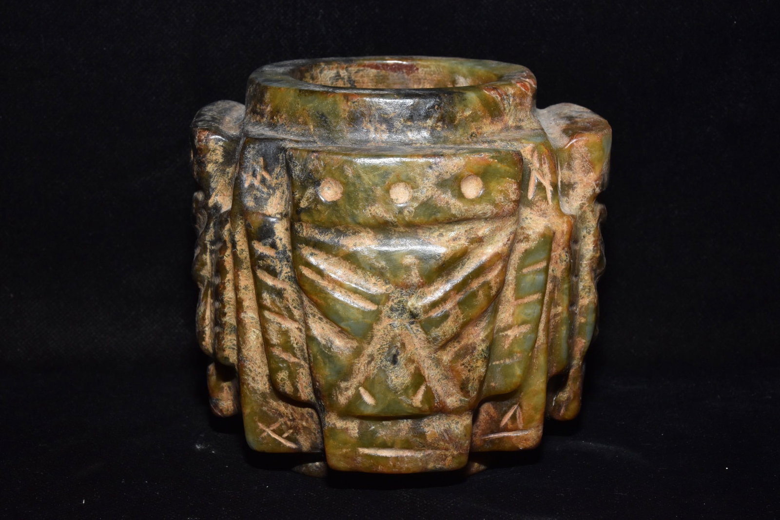 An Exquisite White Jade Cong Ornament (1 of 6)
