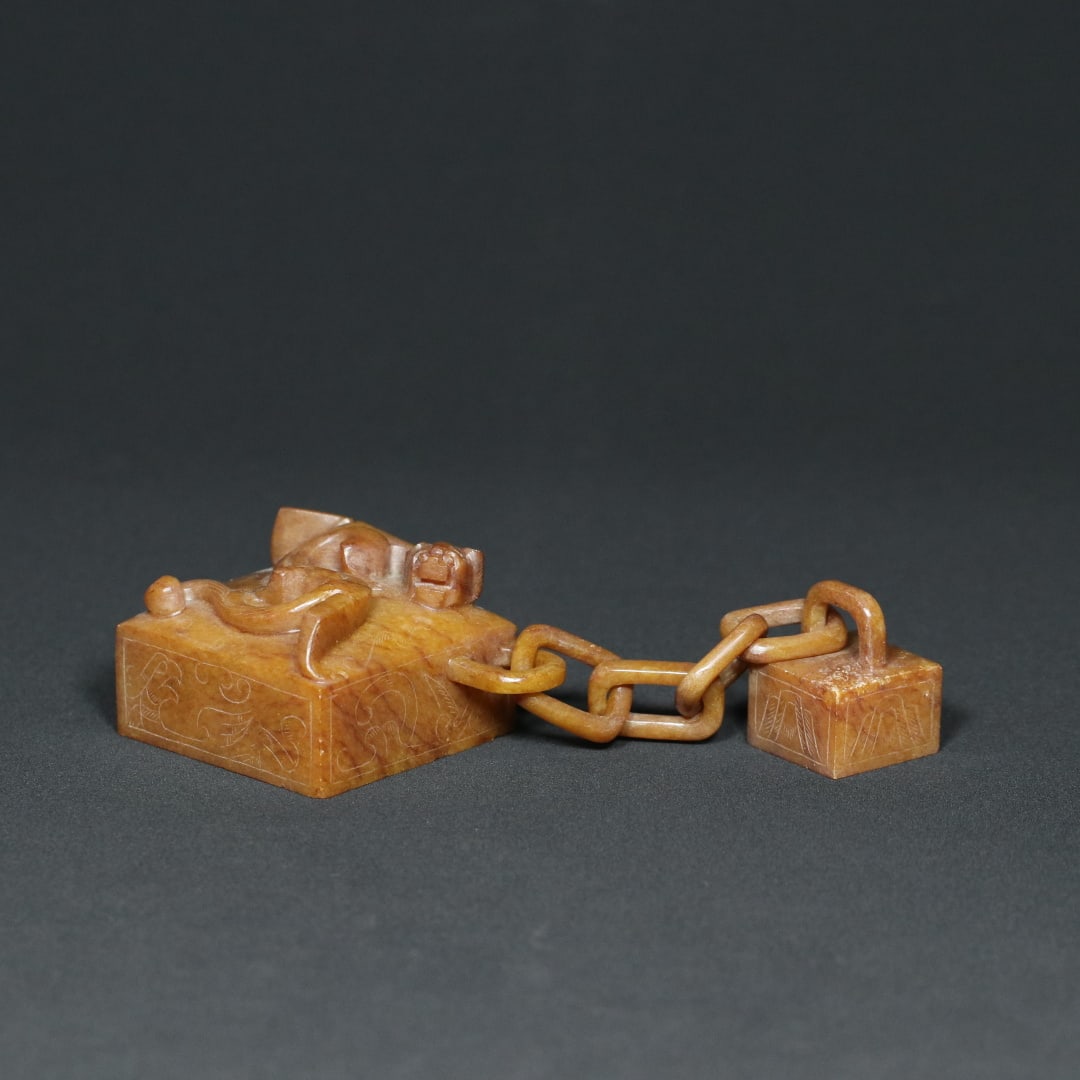 A Set of Fine White Jade Chi-Dragon Pattern Seals: A Set of Fine White Jade Chi-Dragon Pattern Seals,Han Dynasty,China,Size:1.3inx1.9inx1.9in,Weight:207g一套白玉螭龙纹印章,中国汉&