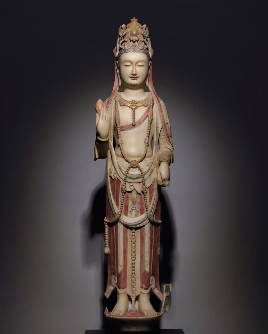 An Exquisite Marble Painted Color Statue of Bodhisattva: An Exquisite Marble Painted Color Statue of Bodhisattva N.Qi , China Size:50.8in汉白玉贴金彩绘菩萨像 中国北齐Size:12