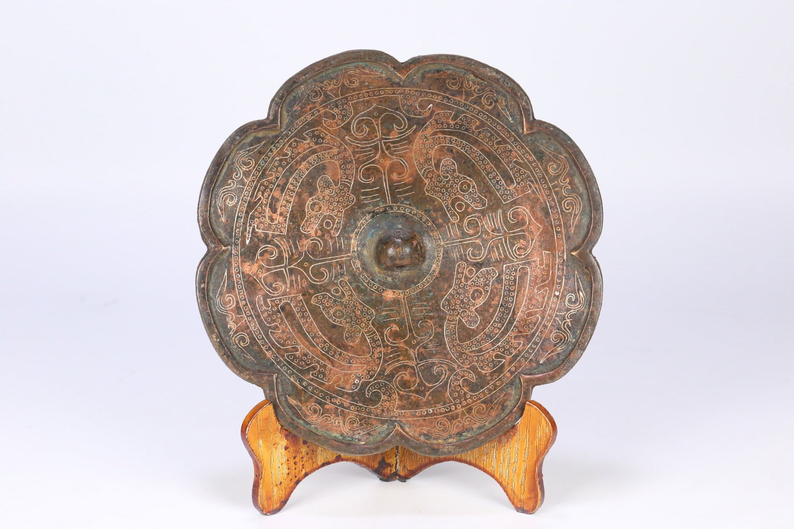 An Exquisite Bronze Inlaid Gold and Silver Auspicious Beast Pattern Mirror (1 of 9)