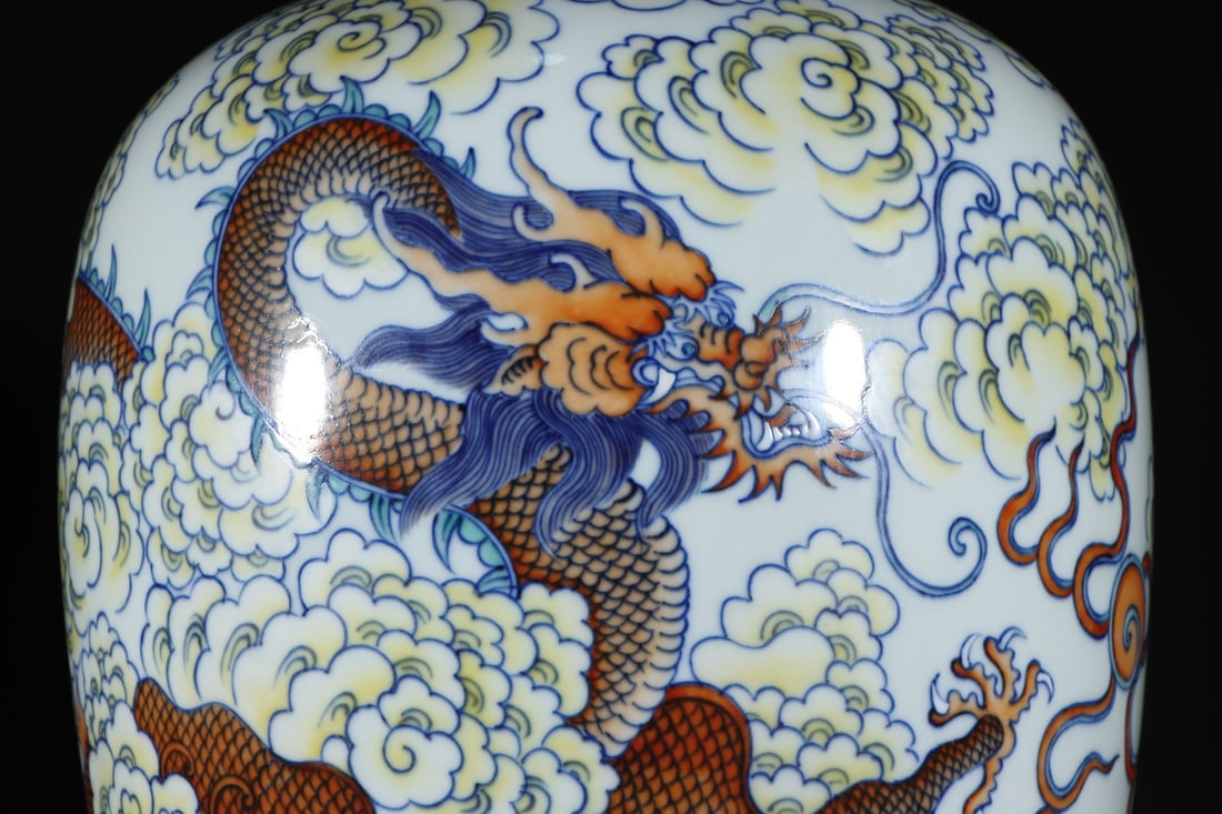 An Exquisite Doucai Seawater Pattern Dragon Pattern Vase - 5