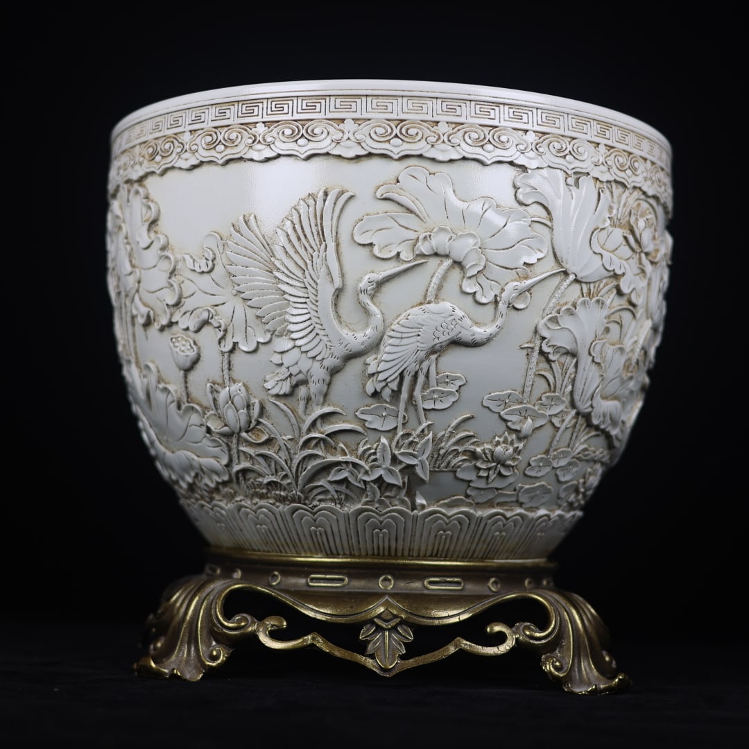An Exquisite White Glazed Inlaid Bronze Flower and Bird Pattern Vat: An Exquisite White Glazed Inlaid Bronze Flower and Bird Pattern Vat,Qing Dynasty,China,With Mark,Size:11.6inx10in白釉镶铜花鸟纹缸,中国଀