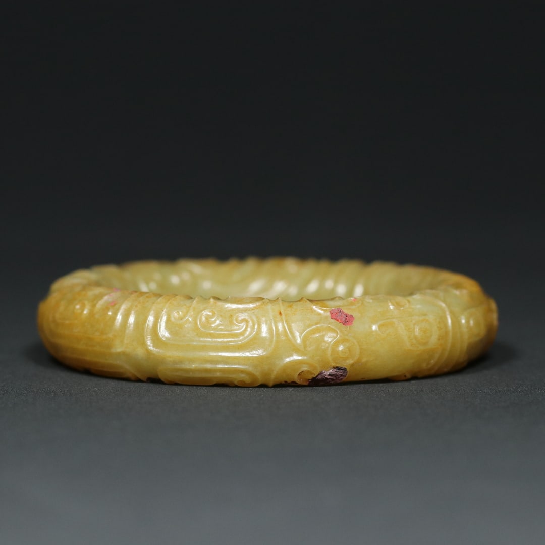 An Exquisite White Jade Beast-Face Pattern Bracelets - 3
