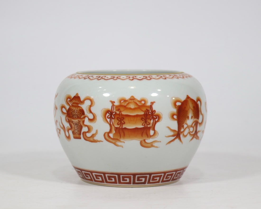 An Exquisite Iron-Red Color Painted Gold Eight Treasures Pattern Brush Washer: An Exquisite Iron-Red Color Painted Gold Eight Treasures Pattern Brush Washer,Qing Dynasty,China,Qianlong Six-character Mark,Size:3.5inx5.1in矾红彩描金八宝