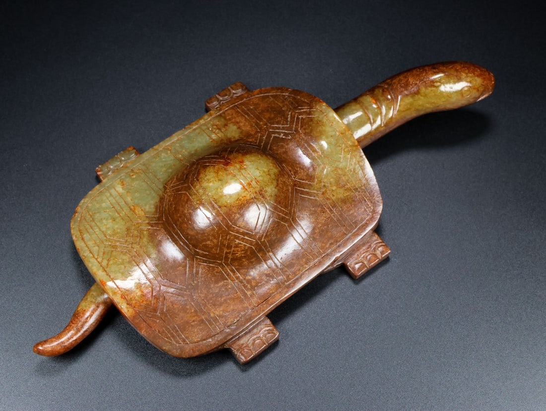 An Exquisite White Jade Turtle Ornament: An Exquisite White Jade Turtle Ornament,Qing Dynasty,China,Size:9.1inx2inx4.3in,Weight:426g白玉龟摆件,中国清代,Size:23cmx5cmx11cm,Weight:426g