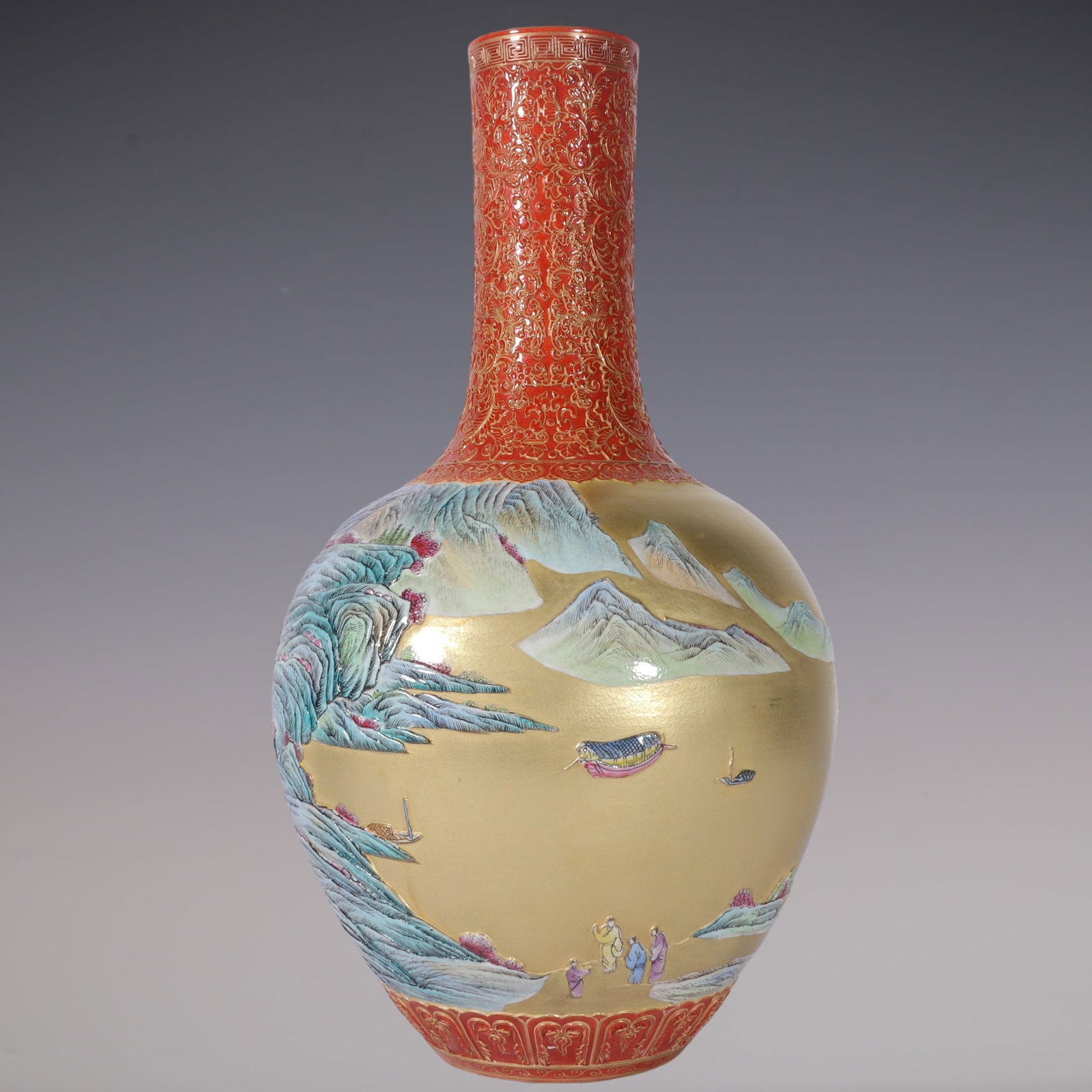 An Exquisite Enamel Lotus Pattern Landscape Pattern Vase - 5