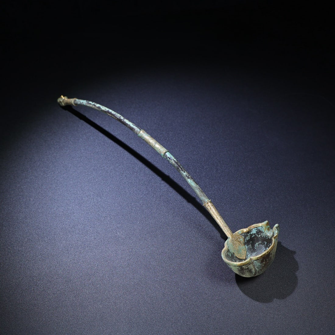 A Huge Gilt Bronze Inlaid Agate Beast-head Spoon: A Huge Gilt Bronze Inlaid Agate Beast-head Spoon,Qing Dynasty,China,Size:18inx3.3inx1.9in,Weight:196g铜鎏金镶玛瑙兽首勺子,中国&#