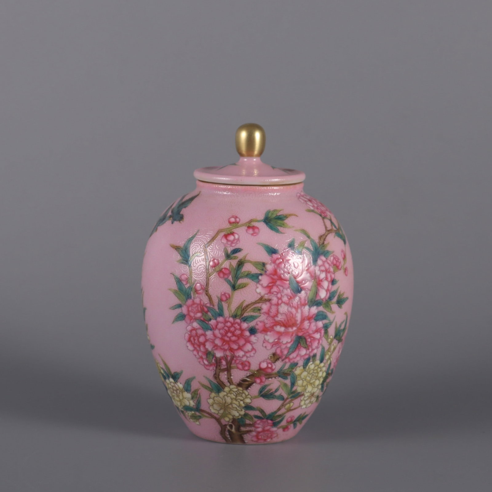 An Exquisite Famille-Rose Flower and Bird Pattern Poem Jar: An Exquisite Famille-Rose Flower and Bird Pattern Poem Jar Qing Dynasty, China Yongzheng Six-character MarkSize:4.7inx3in粉彩花鸟纹诗文罐 中ࢲ