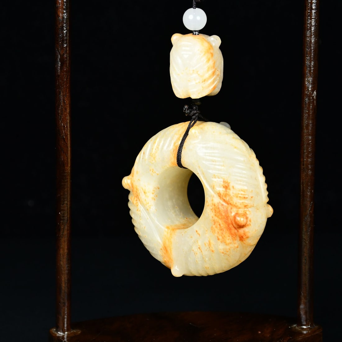 An Exquisite White Jade Cicada Pattern Pendant - 2