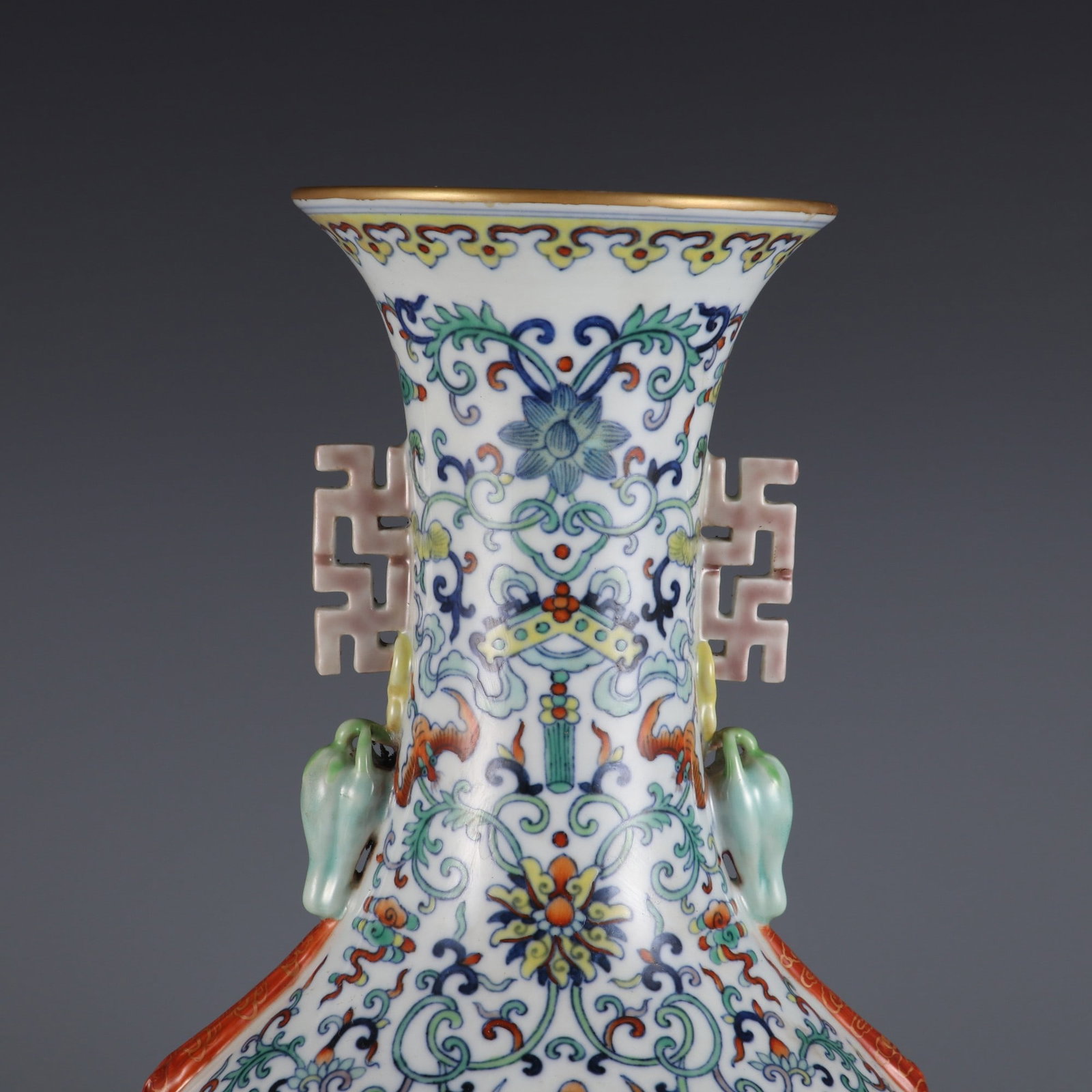 A Huge Doucai Lotus Pattern Vase - 4