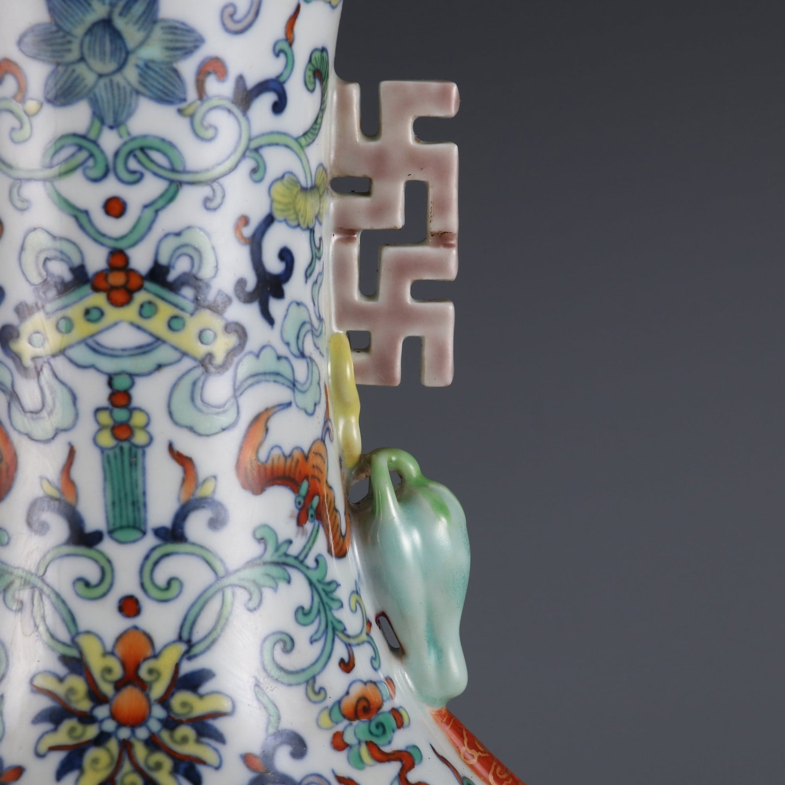 A Huge Doucai Lotus Pattern Vase - 6