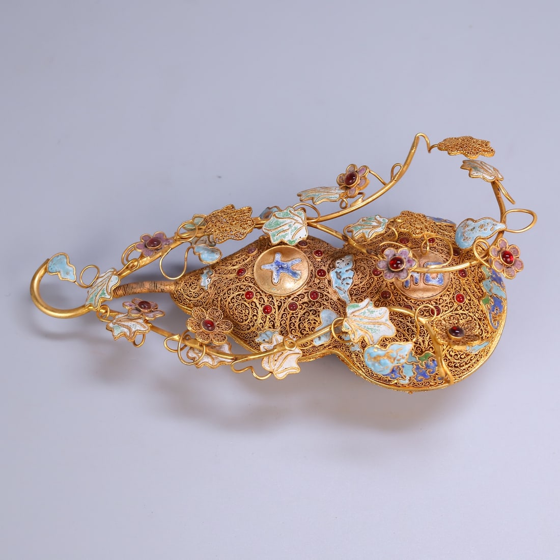 An Exquisite Filigree and Gilding Inlaid Gems Gourd-Shaped Cover Box: An Exquisite Filigree and Gilding Inlaid Gems Gourd-Shaped Cover Box,Qing Dynasty,China,Qianlong Four-character