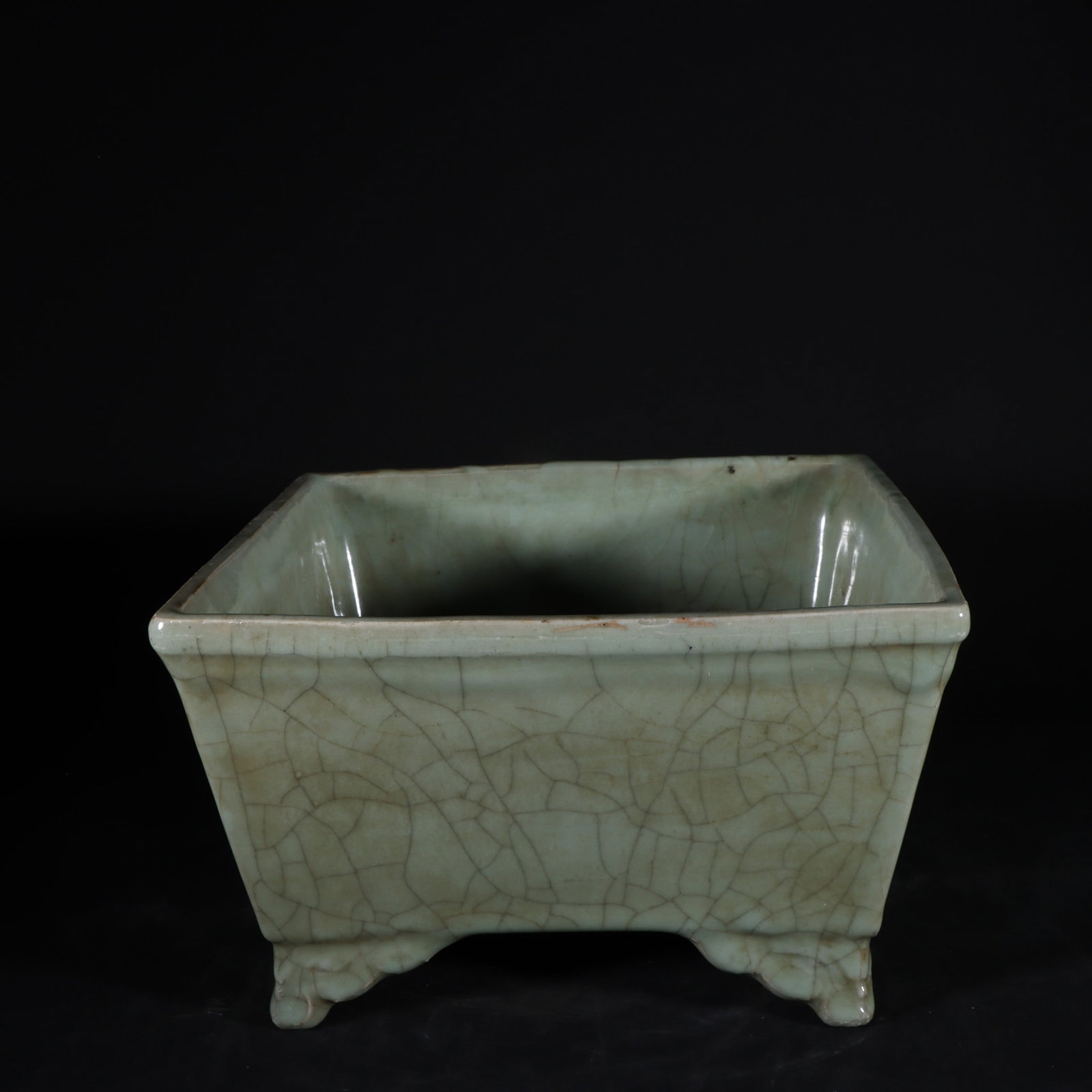 An Exquisite Guan yao Celadon Glazed Basin (1 of 9)