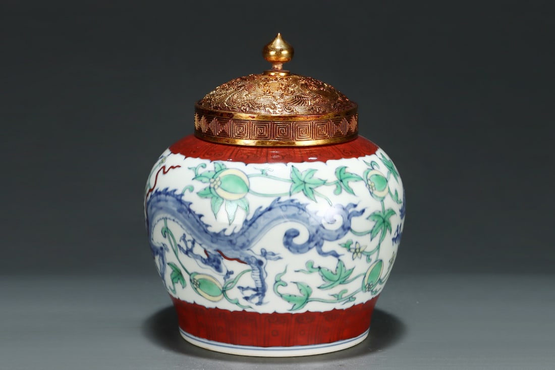 An Exquisite Doucai Lotus Pattern Dragon Pattern Jar - 2