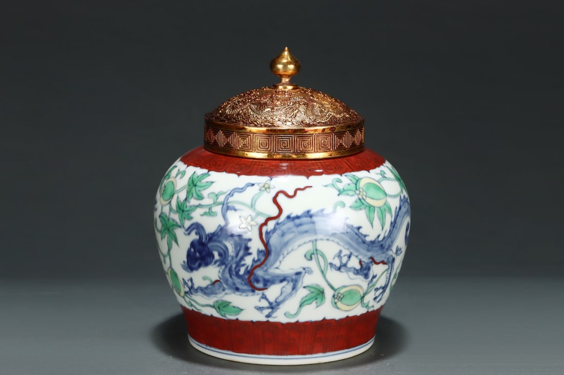 An Exquisite Doucai Lotus Pattern Dragon Pattern Jar - 3