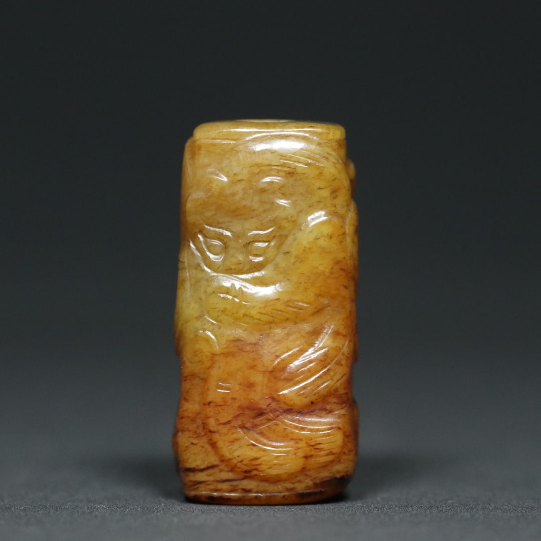 An Exquisite White Jade Chi-Dragon Pattern Pendant: An Exquisite White Jade Chi-Dragon Pattern Pendant,Han Dynasty,China,Size:1.7inx0.8inx0.7in,Weight:35.5g白玉螭龙纹挂件,中国汉代,Size:4
