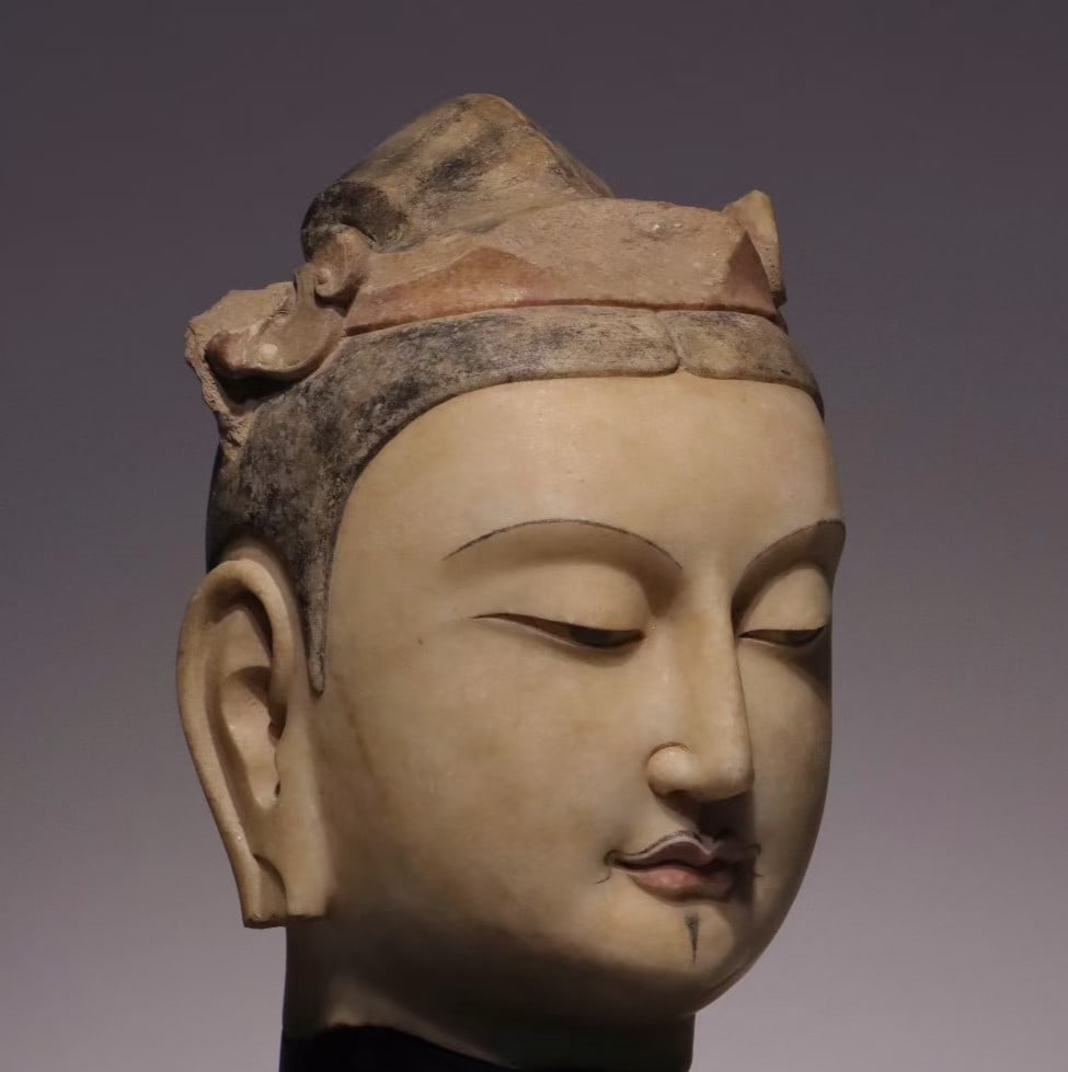 An Exquisite Marble Painted Color Buddha head: An Exquisite Marble Painted Color Buddha head The Northern Dynasties of China Size:11.4in汉白玉彩绘佛首 中国北朝Size:29cm