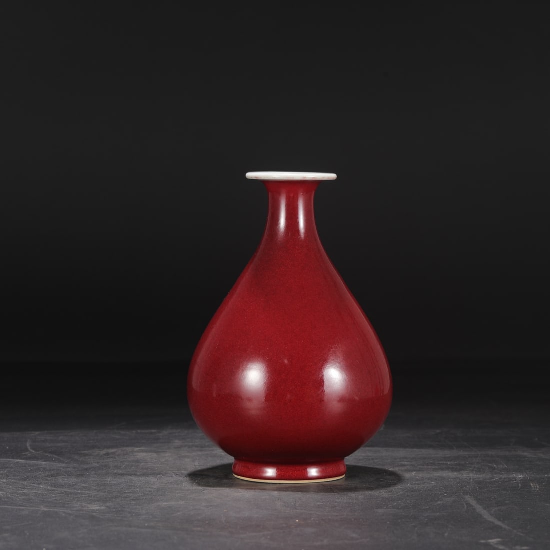 An Exquisite Ruby red-Glazed Vase: An Exquisite Ruby red-Glazed Vase Ming Dynasty, China Xuande Six-character Mark Size:8.7inx5.7in宝石红釉大玉壶春瓶 中国明代