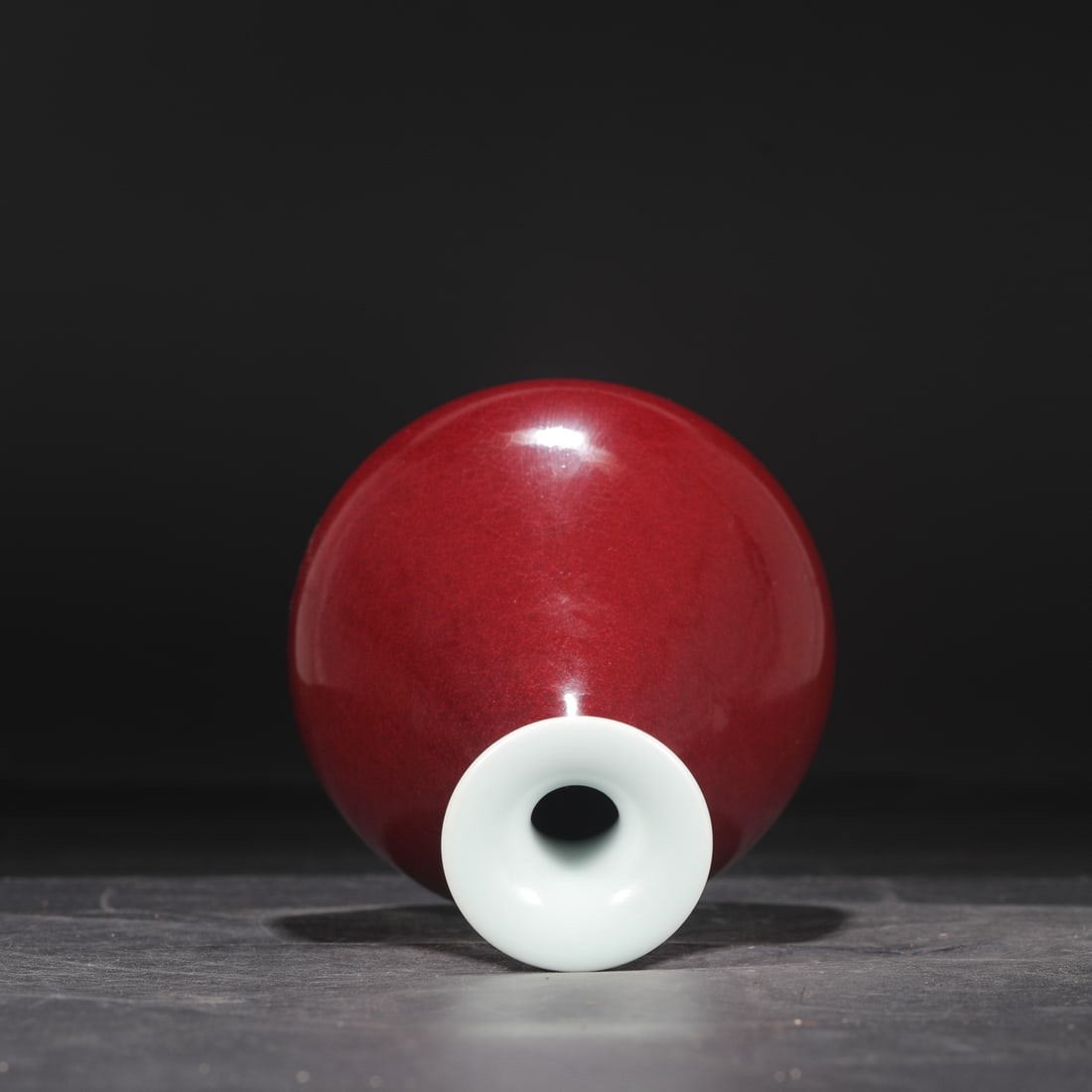 An Exquisite Ruby red-Glazed Vase - 4
