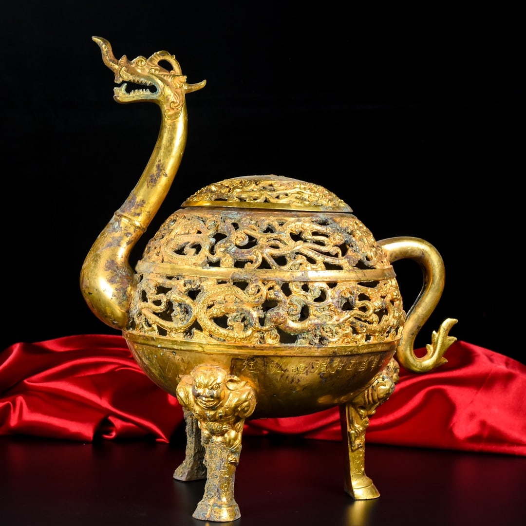 A Rare Gilt Bronze Hollow Beast-Shaped Tripod Censer: A Rare Gilt Bronze Hollow Beast-Shaped Tripod Censer,the Warring States period in