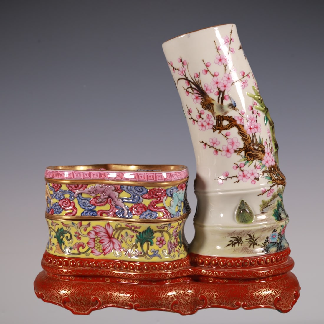 An Exquisite Enamel Lotus Pattern Flower and Bird Pattern Brush Pot: An Exquisite Enamel Lotus Pattern Flower and Bird Pattern Brush Pot Qing Dynasty, China Qianlong Six-character Mark Size:7.9inx7.9in珐琅彩黄地雕刻喜