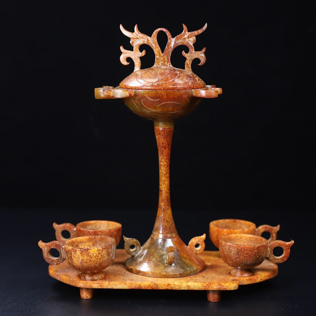 A Set of Fine White Jade Double-Ears Censer,With Cups: A Set of Fine White Jade Double-Ears Censer,With Cups,Qing Dynasty,China,Size:8.9inx8.3inx4.3in,Weight:769.5g一套白玉双耳香炉,带杯,中&