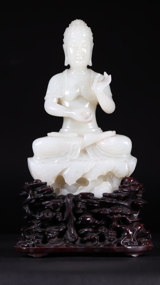 An Exquisite White Jade Statue of Sakyamuni Ornament: An Exquisite White Jade Statue of Sakyamuni Ornament,Qing Dynasty,China,Size:4.6inx2.5inx7.5in,Weight:1144g白玉释迦摩尼像摆件,中国