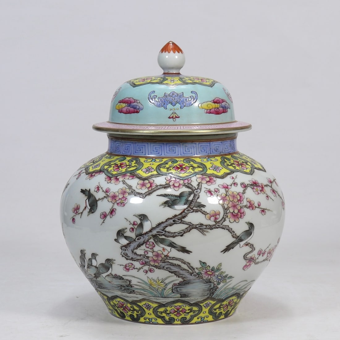An Exquisite Famille-Rose Painted Gold Flower and Bird Pattern Cover Jar,With Poem: An Exquisite Famille-Rose Painted Gold Flower and Bird Pattern Cover Jar,With Poem,Qing Dynasty,China,Qianlong Six-character Mark,Size:9.8inx4.7in粉彩描金花鸟ಬ