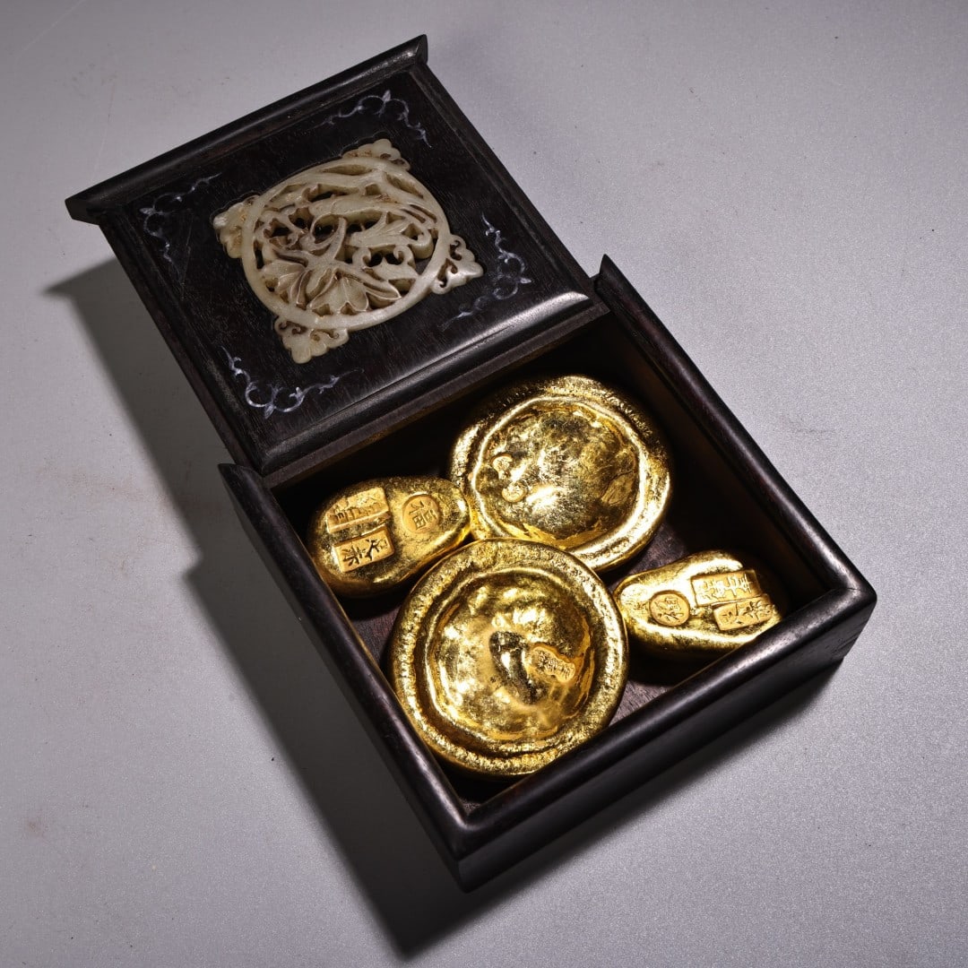 A Set of Fine Gold Ingot Ornaments (1 of 8)