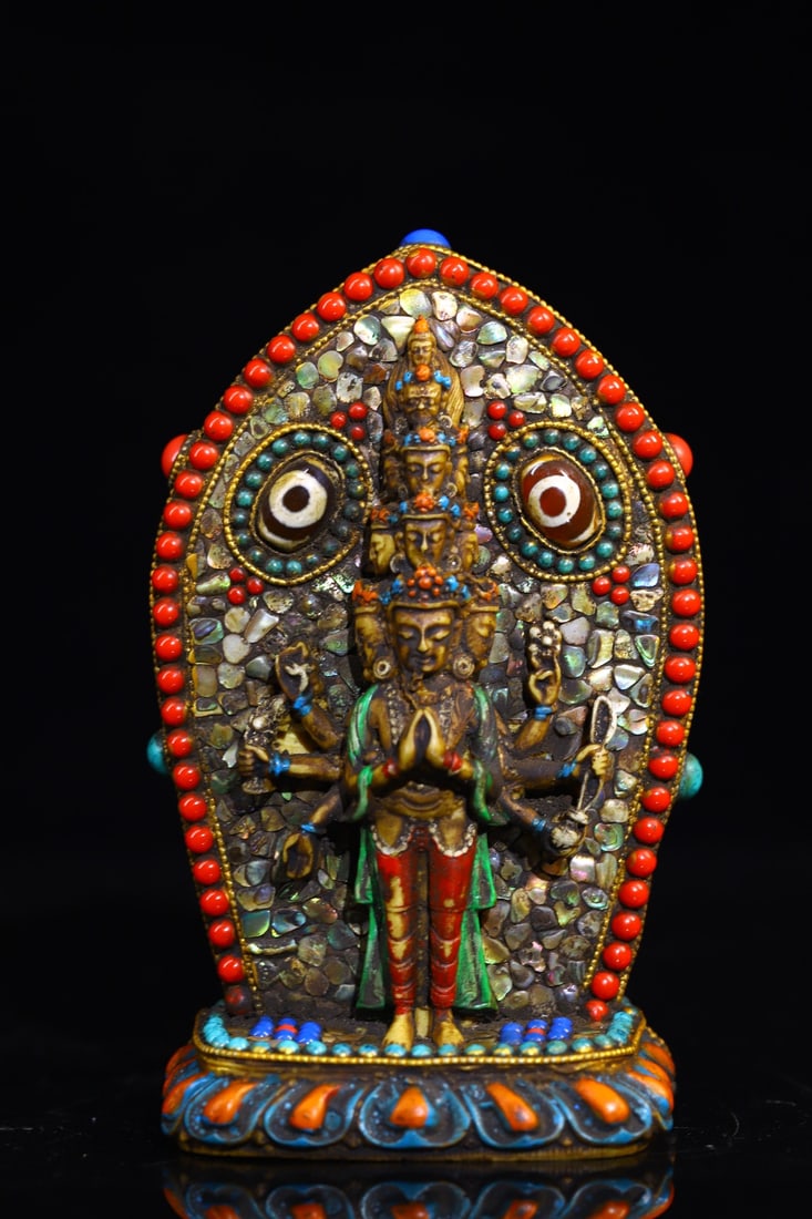 An Exquisite Bone Inlaid Gems with Dzi Bead Statue of Thousand-hand Guanyin Pattern Ornament: An Exquisite Bone Inlaid Gems with Dzi Bead Statue of Thousand-hand Guanyin Pattern Ornament,Qing Dynasty,ChinaSize:5.1inx3.1in,Weight:360g骨头镶宝石和天Ĩ