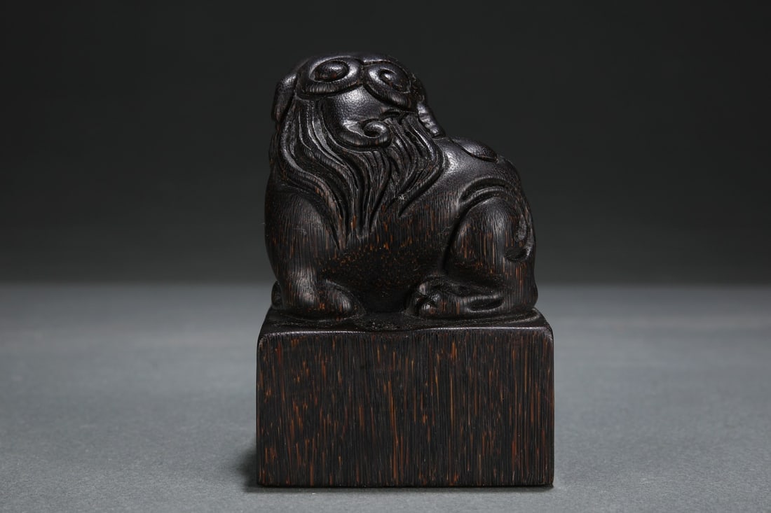 An Exquisite Eaglewood Lion Pattern Seal - 2