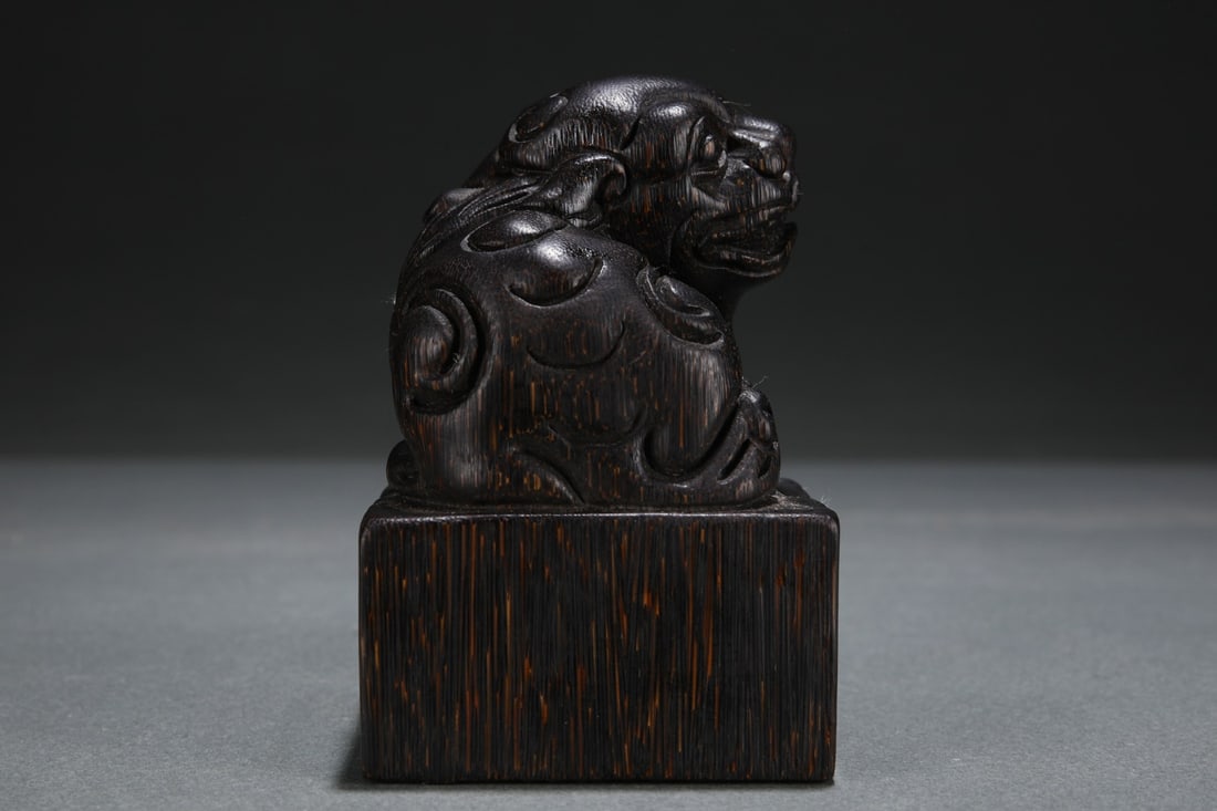 An Exquisite Eaglewood Lion Pattern Seal - 3