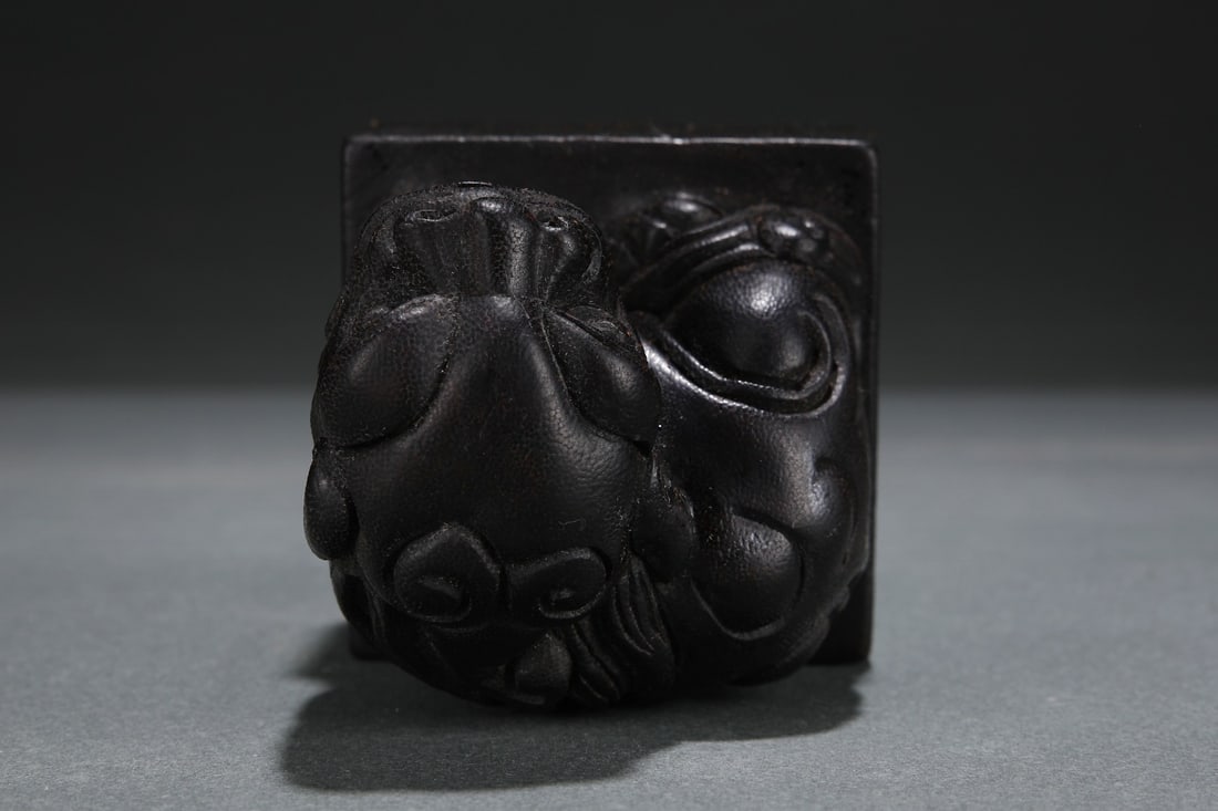An Exquisite Eaglewood Lion Pattern Seal - 5