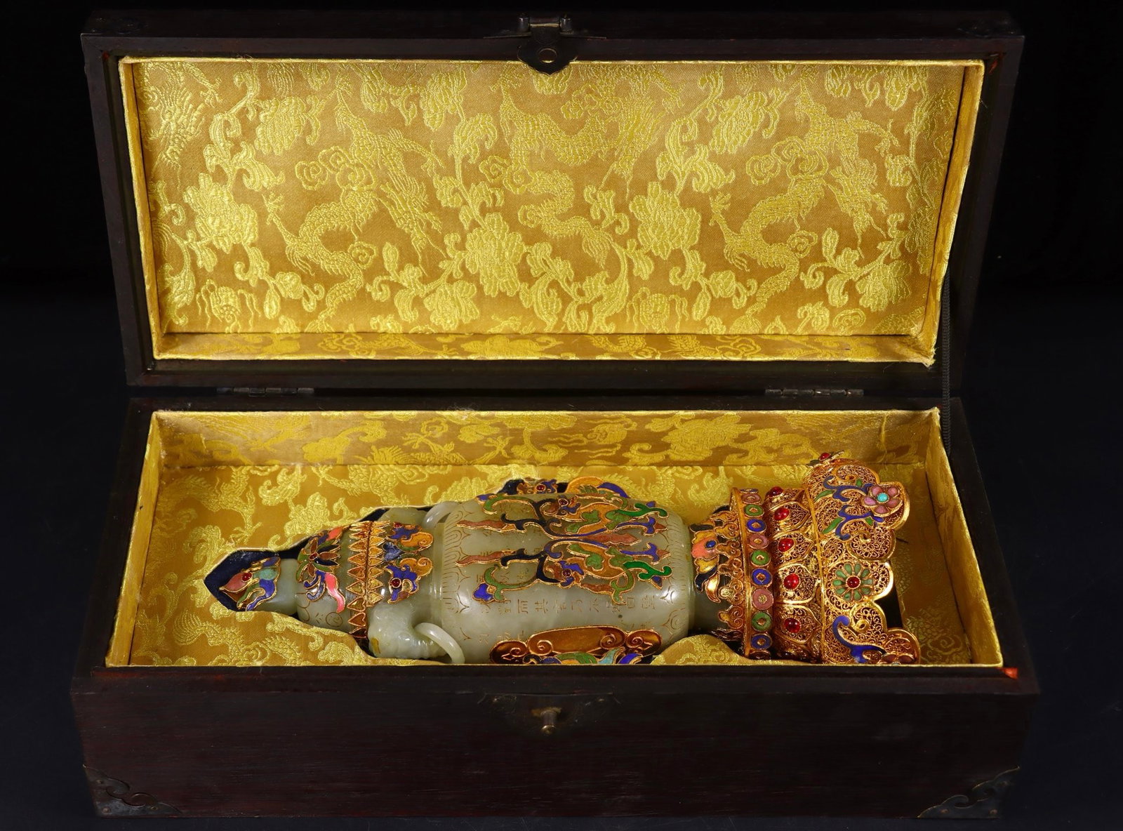 An Exquisite Filigree and Gilding Inlaid White Jade Poem Elephant-Ears Vase,Inlaid Gems: An Exquisite Filigree and Gilding Inlaid White Jade Poem Elephant-Ears Vase,Inlaid Gems,Qing Dynasty,China,Size:11inx4.5inx3.3in,Weight:728g花丝鎏金镶白玉#