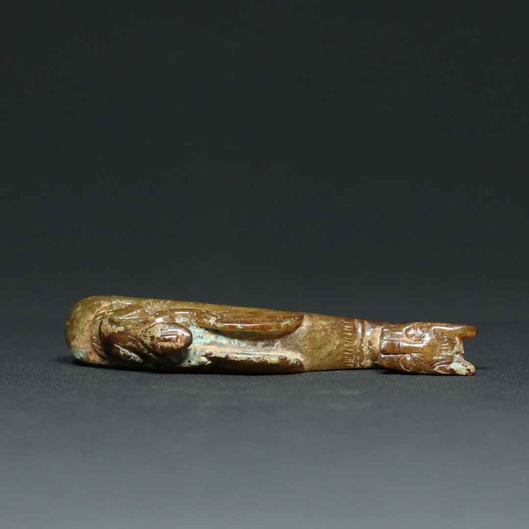 An Exquisite White Jade Figure Pattern Dragon-head Hook - 3