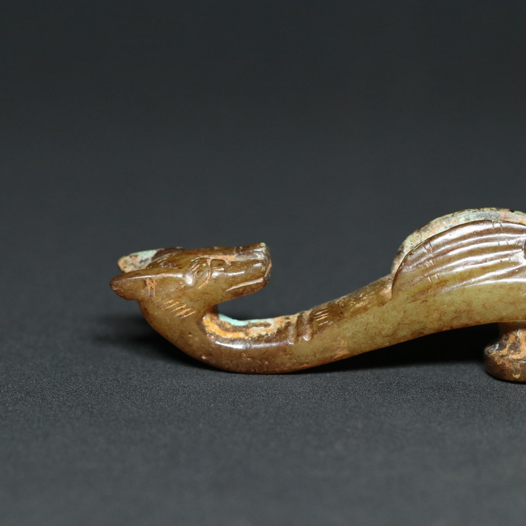 An Exquisite White Jade Figure Pattern Dragon-head Hook - 5