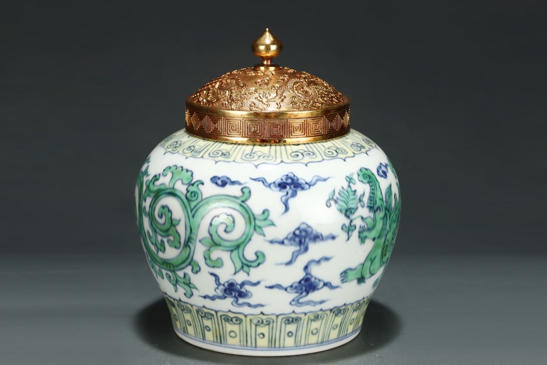 An Exquisite Doucai Seawater Pattern Auspicious Beast Pattern Jar - 2
