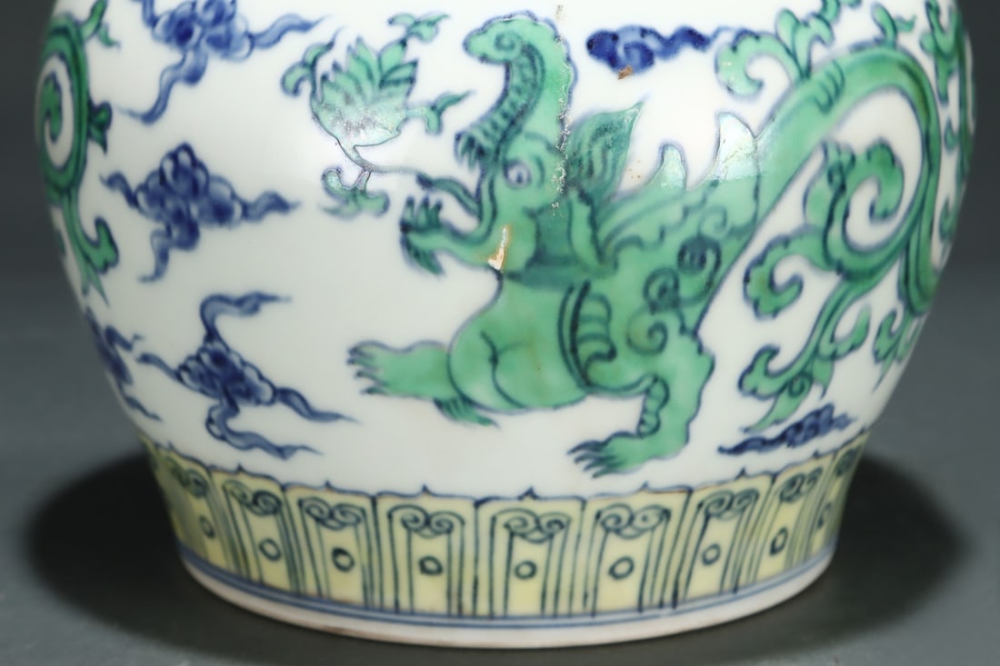 An Exquisite Doucai Seawater Pattern Auspicious Beast Pattern Jar - 5