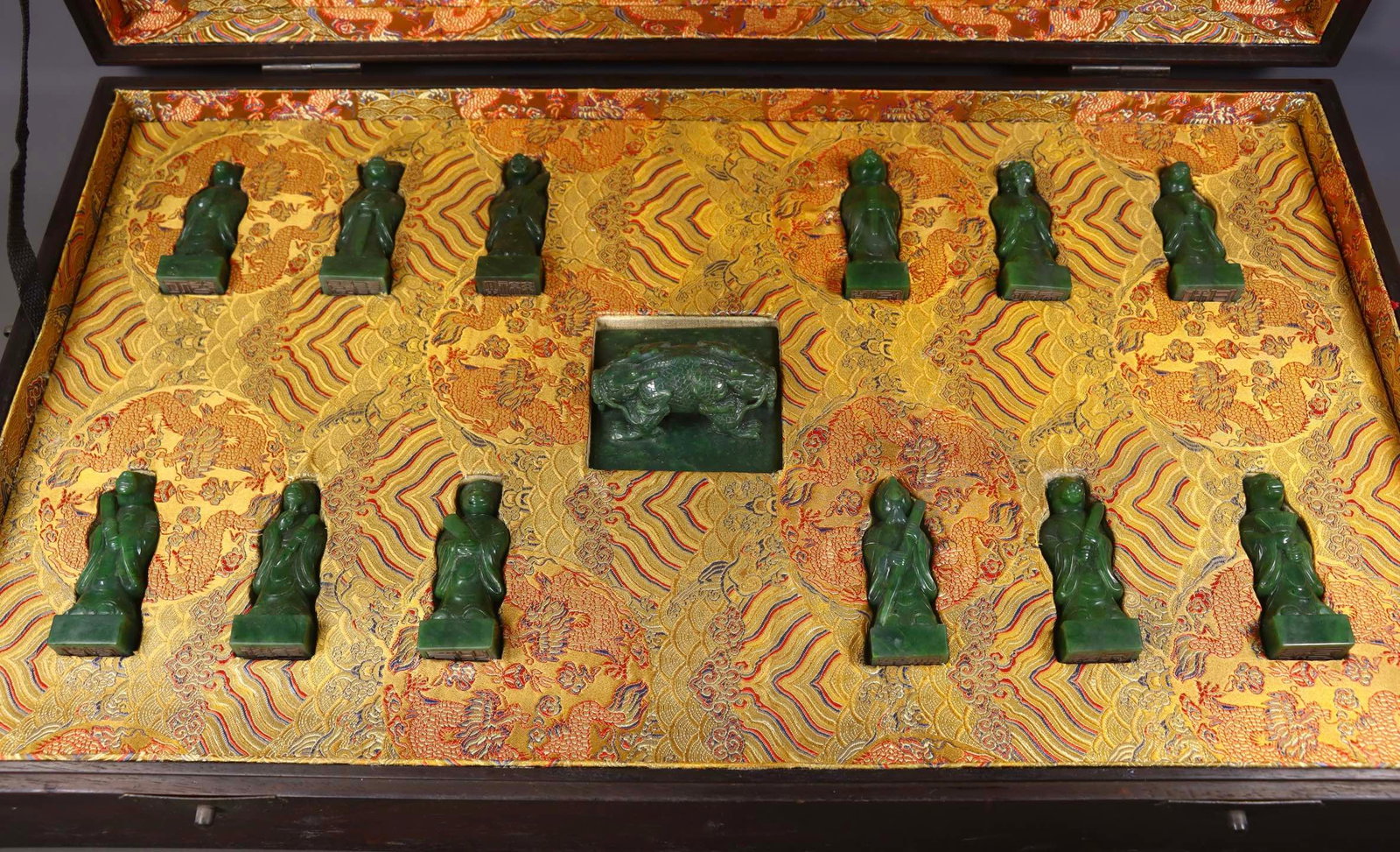 A Set of Fine Jasper the Twelve Chinese Zodiac Signs Seals: A Set of Fine Jasper the Twelve Chinese Zodiac Signs Seals,Qing Dynasty,China,Size:2.2inx3.9in,(Dragon)3.9inx1.4inx1.2in,(Rooster)3.9inx1.4inx1.2in,Total Weight:2620g一套碧玉&#