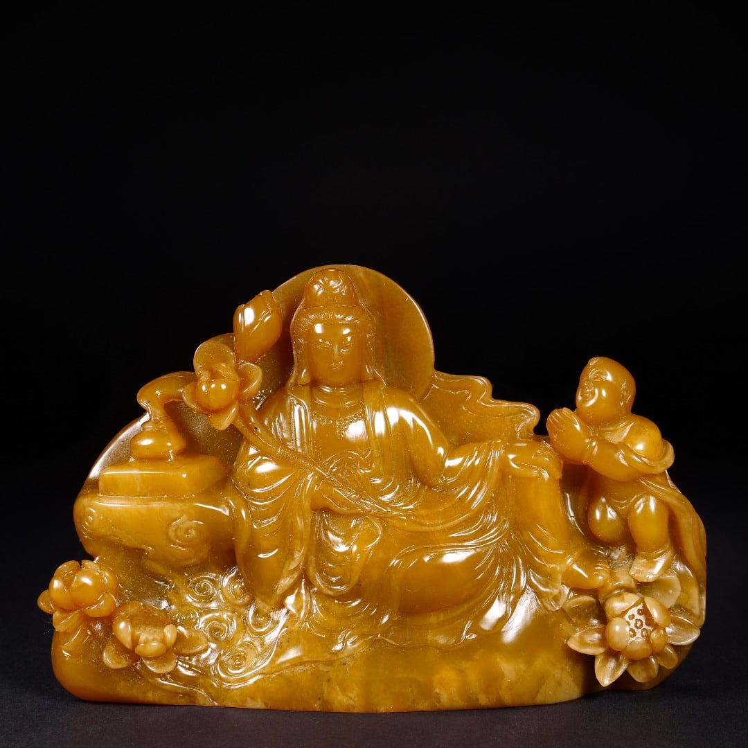 An Exquisite Tianhuang Stone Statue of Avalokitesvara Ornament: An Exquisite Tianhuang Stone Statue of Avalokitesvara Ornament,Qing Dynasty, China,Qingqing MarkSize:6.1inx1.7inx4.1in,Weight:577g田黄石观音像摆件,È