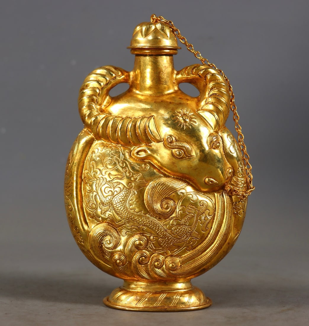 An Exquisite Gilt Bronze Dragon Pattern Buffalo-head Pot (1 of 9)