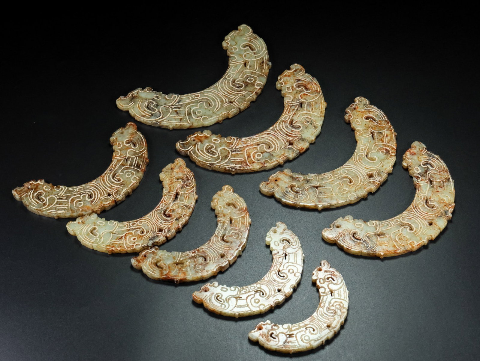 A Set of Fine White Jade Dragon-Shaped Pendants: A Set of Fine White Jade Dragon-Shaped Pendants,Qing Dynasty,China,Size:5.9inx1.6inx0.3in,Total Weight:596g一套白玉龙形挂件,中国清