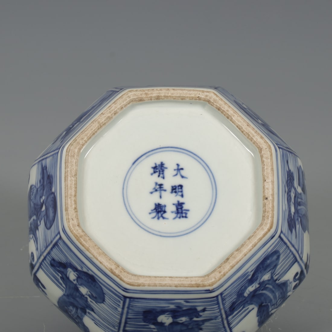 An Exquisite Blue and White Figures Pattern Jar - 9