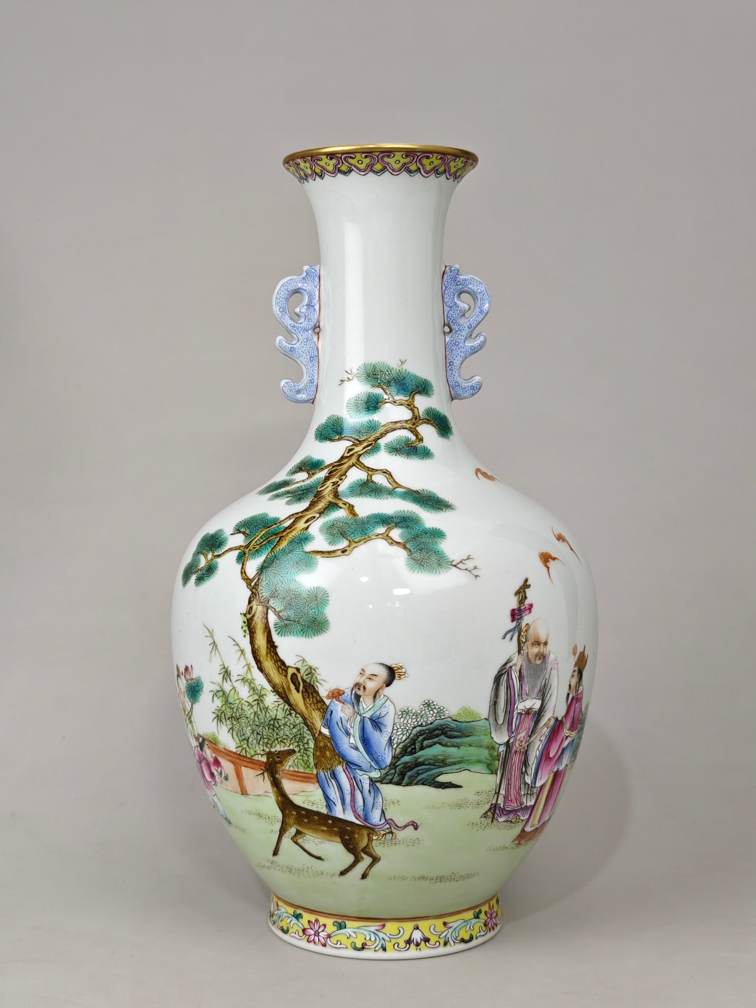 An Exquisite Famille-Rose Figures Pattern Double-Ears Vase: An Exquisite Famille-Rose Figures Pattern Double-Ears Vase,Qing Dynasty, China,Qianlong Six-character Mark,Size:11.4inx6.7in 粉彩人物纹双耳瓶,中&#
