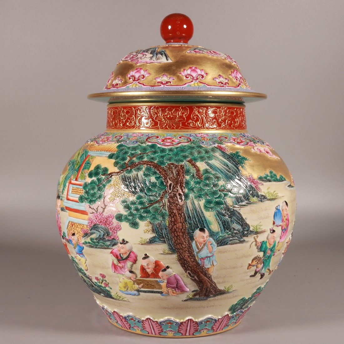 An Exquisite Enamel Gold Ground Figures Pattern Jar: An Exquisite Enamel Gold Ground Figures Pattern Jar,Qing Dynasty, China,Qianlong Six-character Mark,Size:11.8inx9.1in