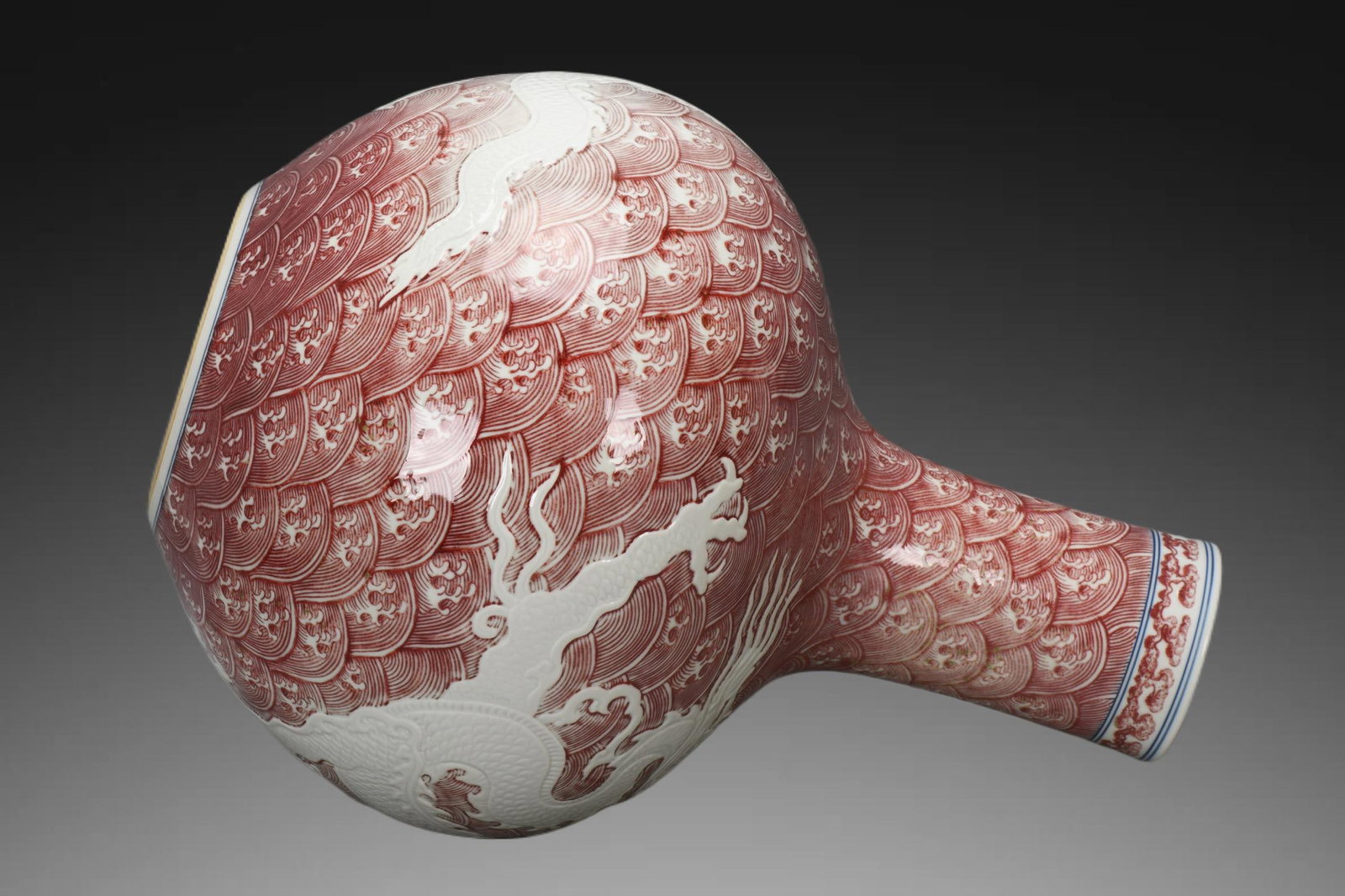 An Exquisite Underglaze-Red Dragon Pattern Vase - 6